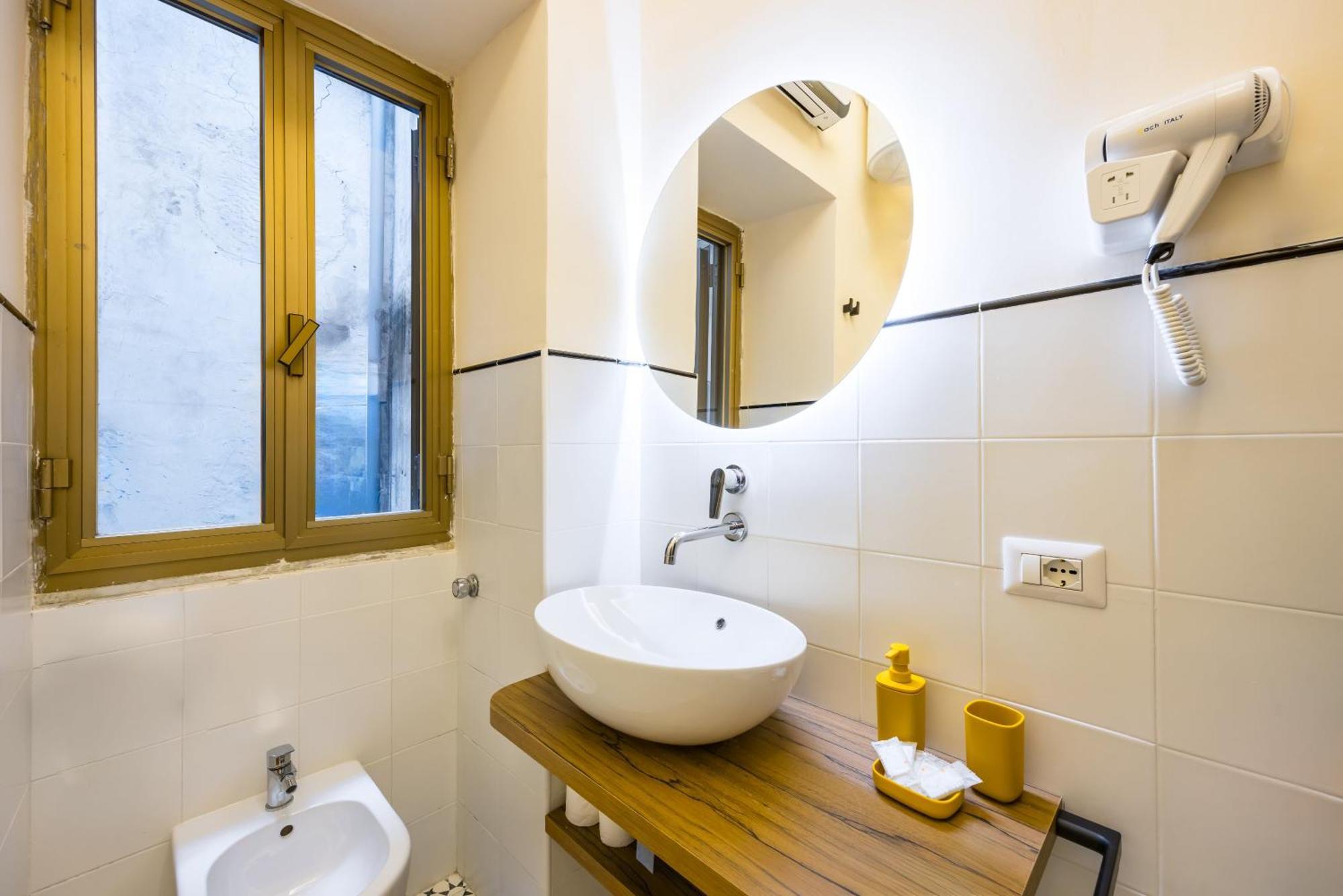 Cirillo Sunshine By Napoliapartments Bagian luar foto